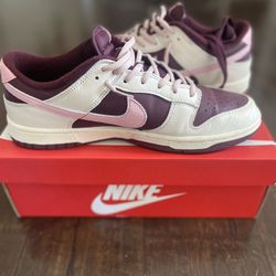 Dunk Low Valentine Day