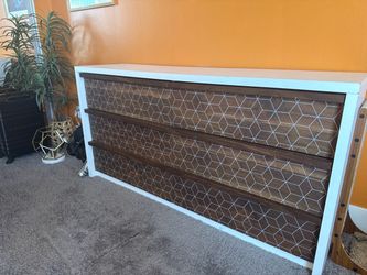 6-Drawer Wood Dresser with Geometric Pattern
