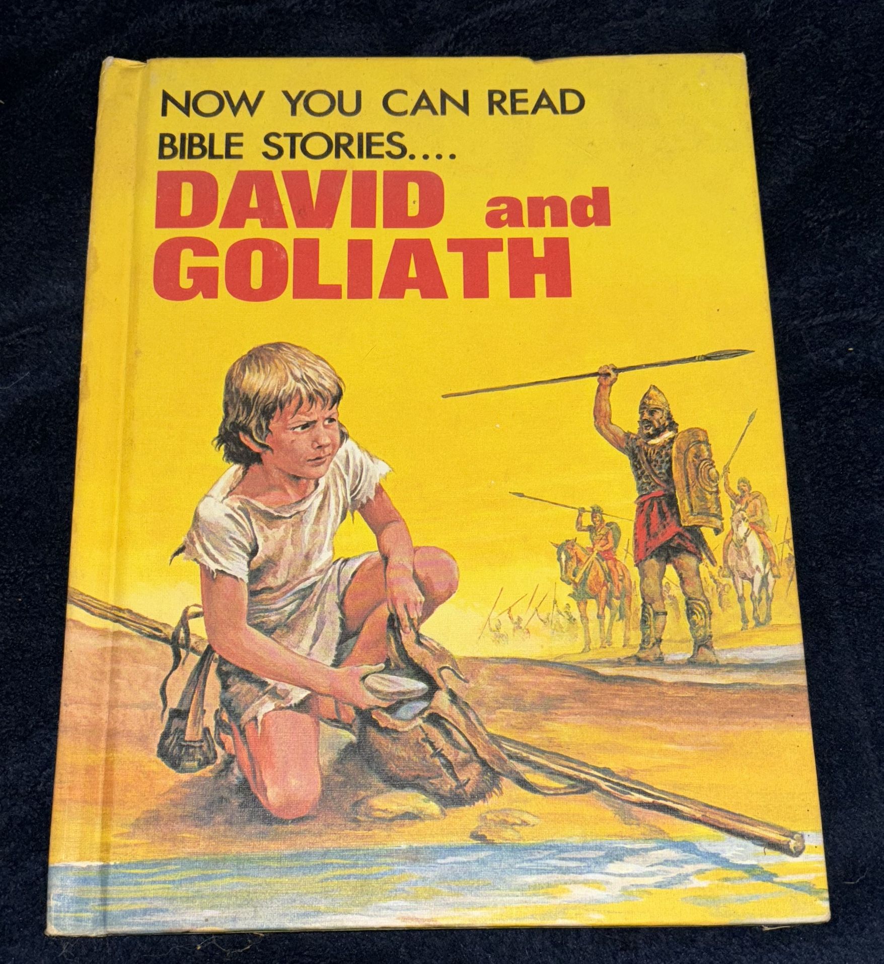 Vintage Now you can read bible storie, David and Goliath Bible story hardcover book In 