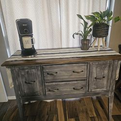 Beautiful Vintage Buffet, Entry Table, Coffee Bar