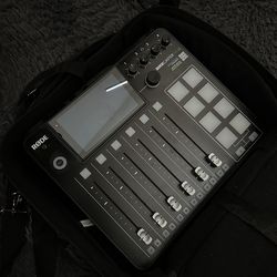 Rodecaster pro 2  pro 2 with case and XLR cable