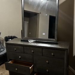 7 Piece Bedroom Set 