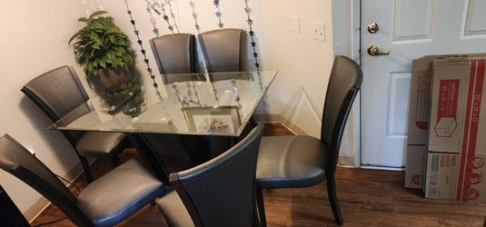 Beautiful dining table with 6 chairs from More furniture