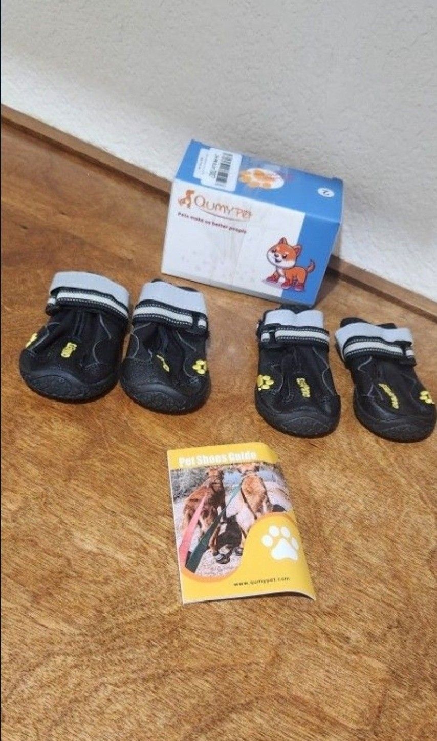 QUMY Dog Shoes,  Dog Boots & Paw Protectors for Winter Snowy Day, Summer Hot Pavement, Water-Resistant in Rainy Weather, Outdoor 