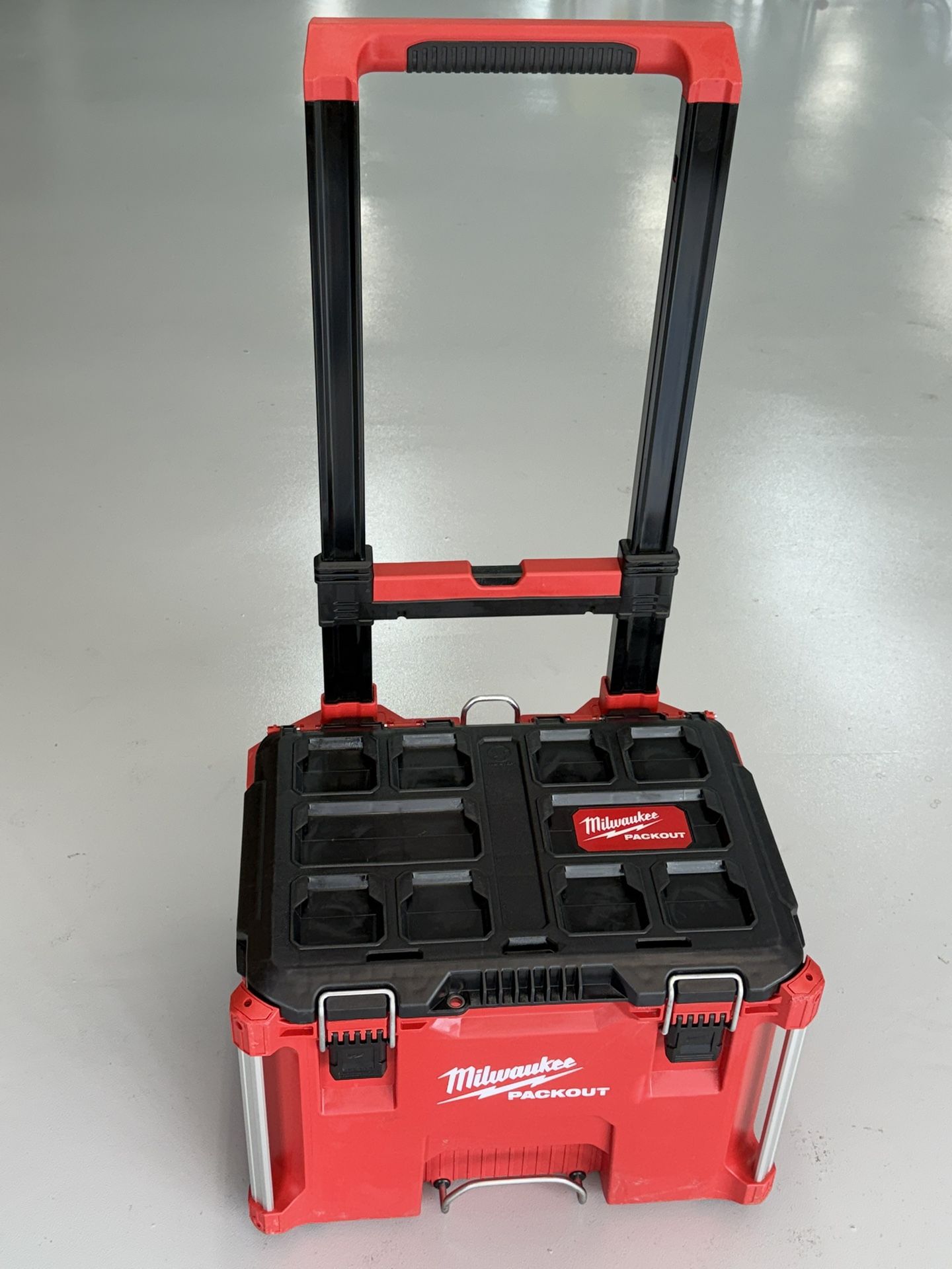 Milwaukee PACKOUT 22 in. Rolling Modular Tool Box