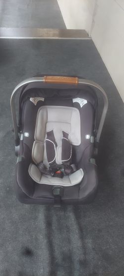 NUNA PIPA INFANT CAR SEAT