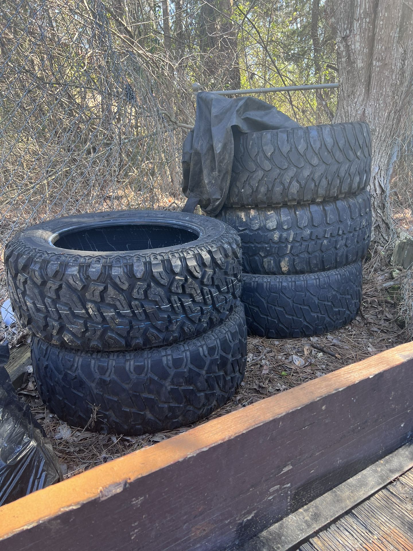 10 Used Tires 33 X 12.5
