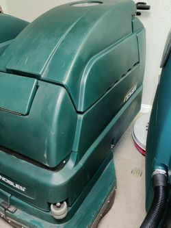 Nobles , Floor Scrubber