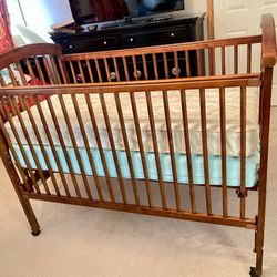 Wooden Baby Crib with Mattress – Good Condition