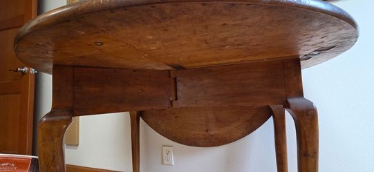 Antique foldable dining table