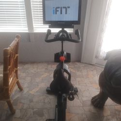 Nordictrack Commercial S22i Studio Cycle With Power Incline 10% To 20%