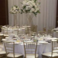 6 Gold centerpiece base