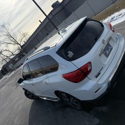 Nissan Pathfinder Platinum 