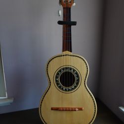 Vihuela de Paracho, Michoacan Size 2