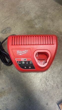 Milwaukee M12 Battery Charger