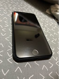 2 Iphone SE (2022) Straight talk