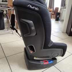 Nuna Rava car seat & base