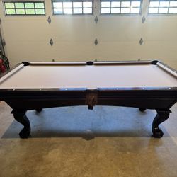 Brunswick Pool Table 8ft With Cues