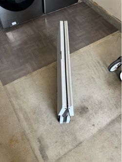 Foldable kids table
