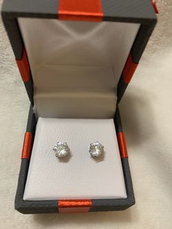 Earrings silver with zircon rocks