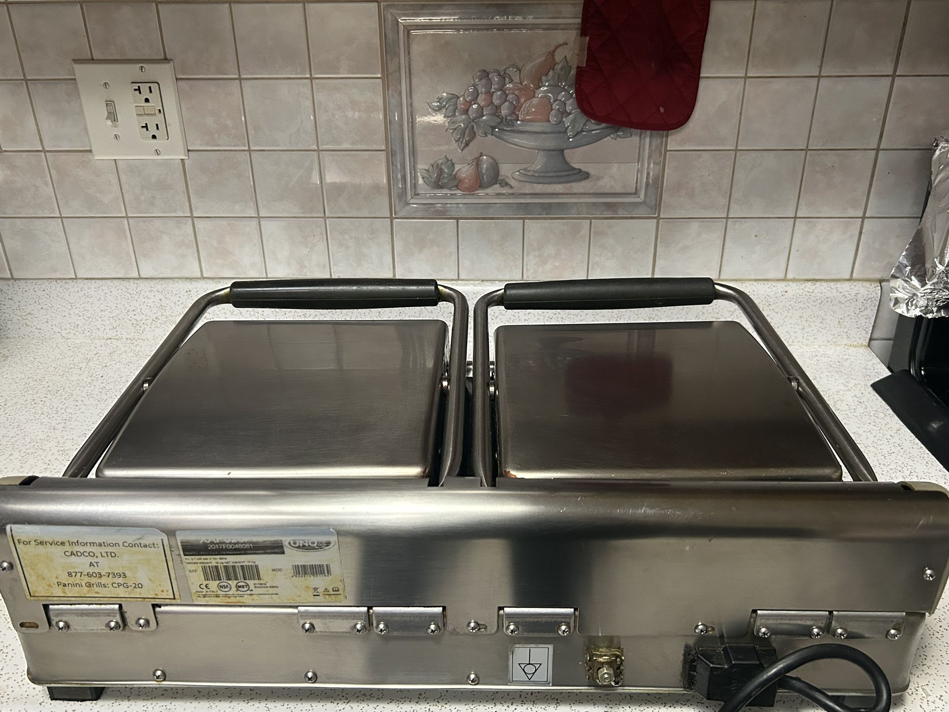 Cadco CPG-20 Panini Press