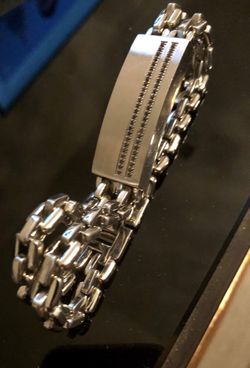 Men’s bracelet with black diamond’s.