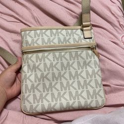 Micheal Kors Crossbody Bag