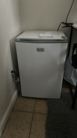 Black + Decker Compact Refrigerator