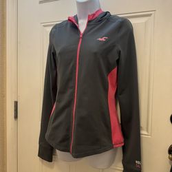 Hollister Active Wear Top Size M