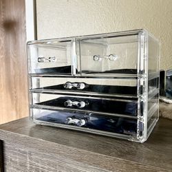 Jewelry organizer