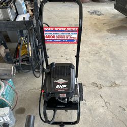 Briggs & Stratton 2000 psi pressure washer 6hp