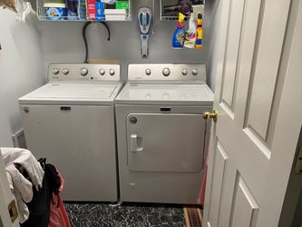 Maytag Electric Washer and Gas Dryer Set