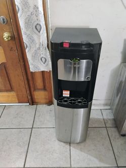 Title: Viva Self-Cleaning Bottom-Load Water Dispenser – Works Great!