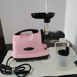  Pink Omega J8006 Masticating Dual-Stage Juicer 