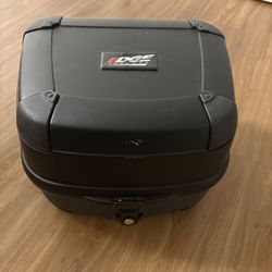 Motorcycle Trunk/tailbox W Xl Helmet