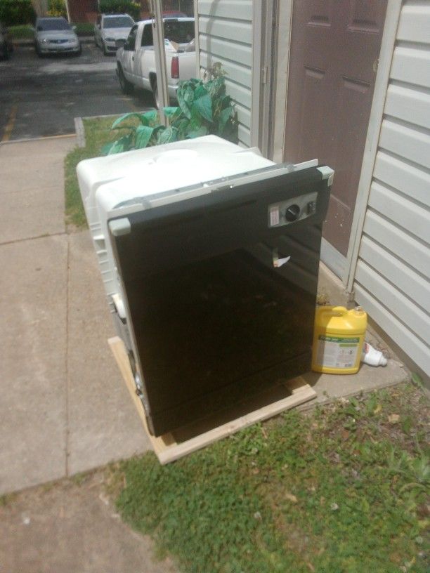 Brand New Dishwasher