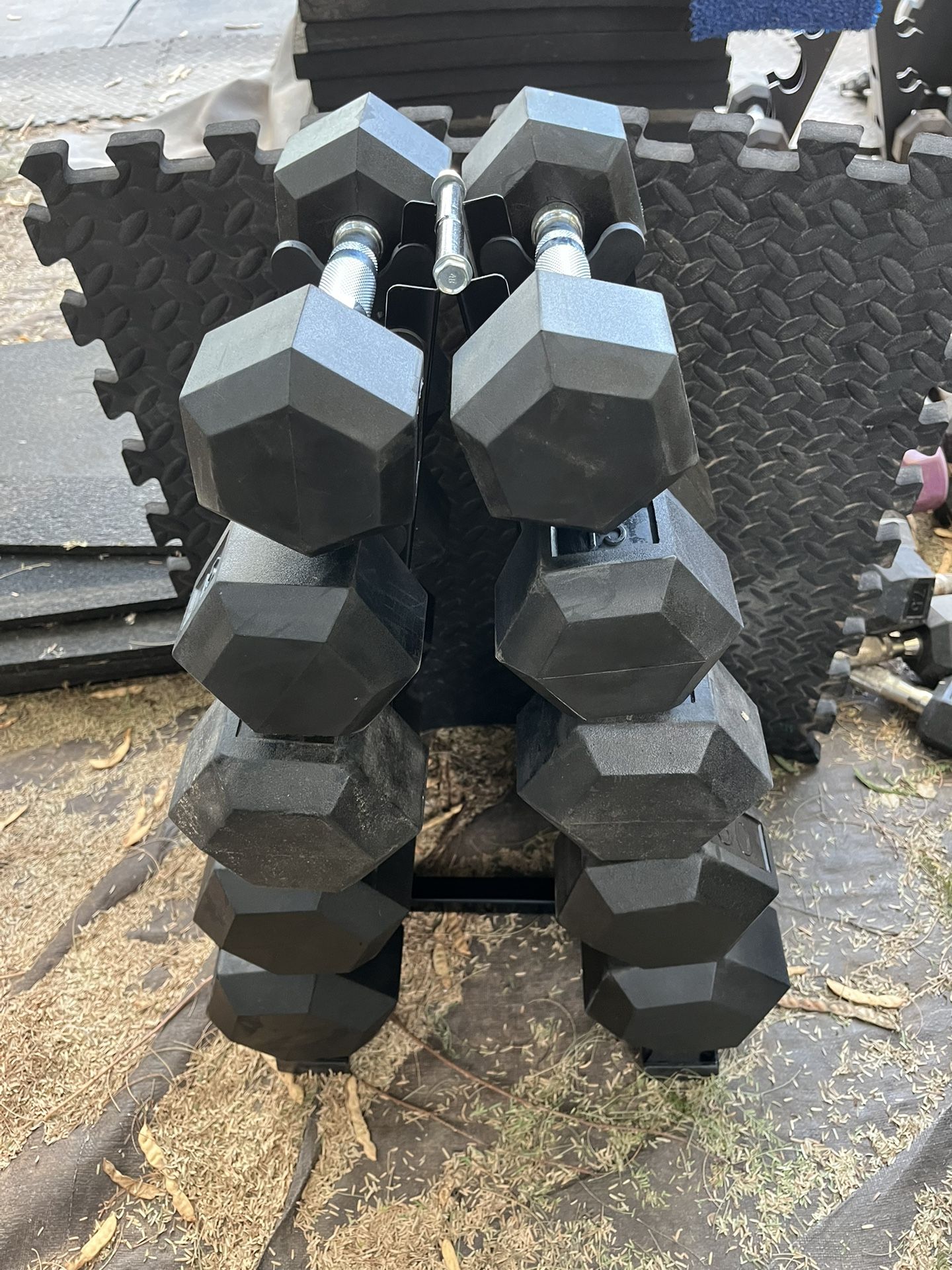 10-35lb Hex Rubber Dumbbell Set With Rack 230lbs