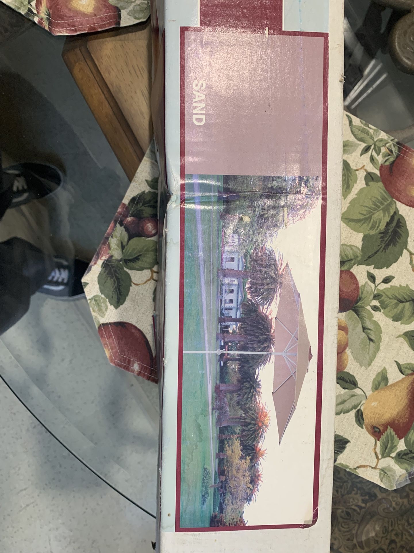 Wilson & Fisher 7.5 ft Market Umbrella.