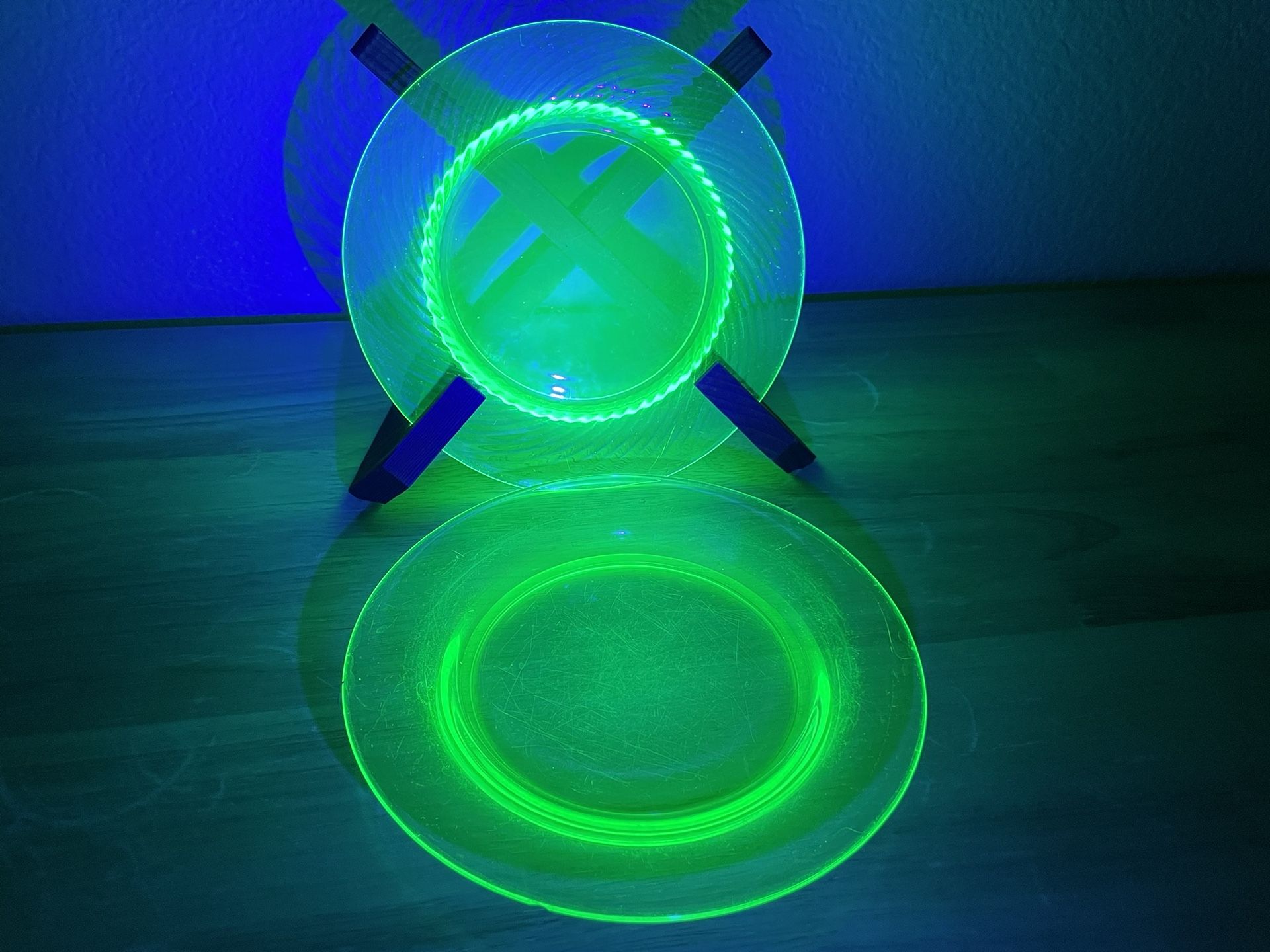 2 Vintage Uranium Glass Plates 