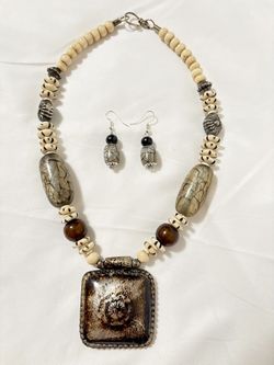 Handmade Beaded Necklace With Earrings Set 