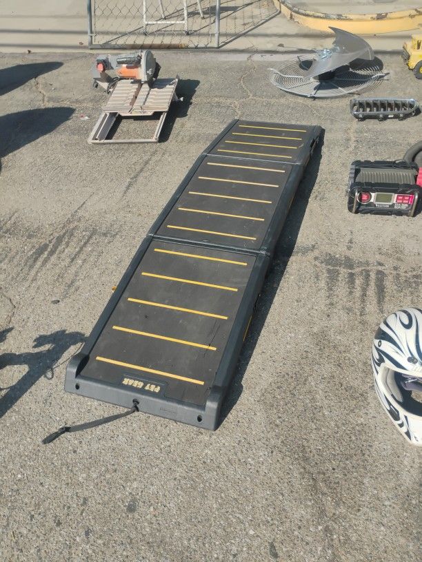 PET Gear Ramp For Large Pet $20 Used Good Condition