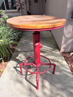 Industrial Pipe Base Round Wood Top Table
