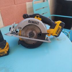 Dewalt Circular Saw 6 1/2 Inch And Right Angle Drill 3/8