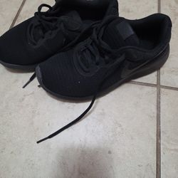 Nike Shoes Size 5.5