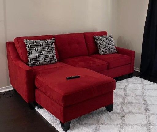 Red Queen SLEEPER Couch