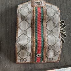 Preloved /Used Gucci key holder