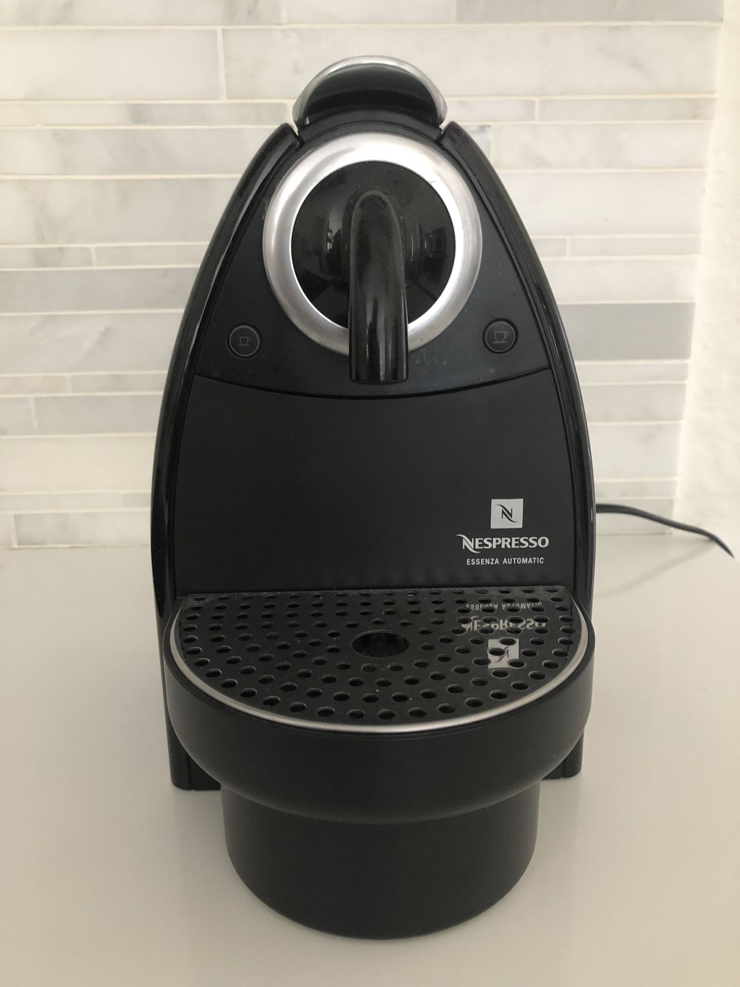 Nespresso Essenza C100