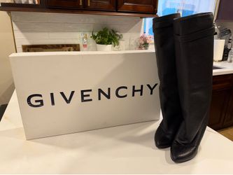 Black Boots (GIVENCHY)