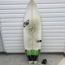 Surfboard 5’8 WRV