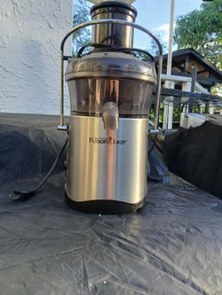 Juice maker